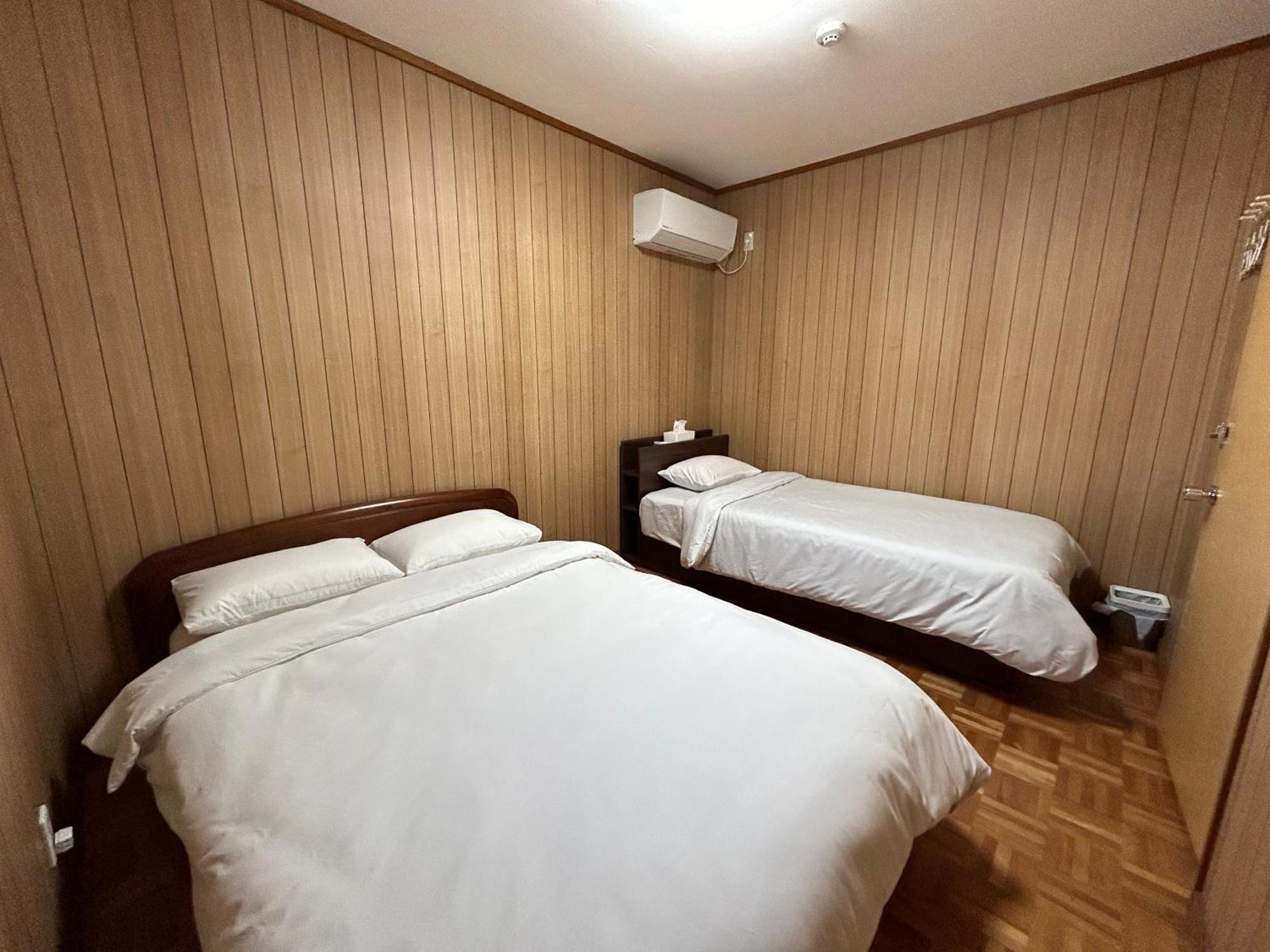 Hotel Kix House Waraku III 和楽三号館 Izumisano Esterno foto